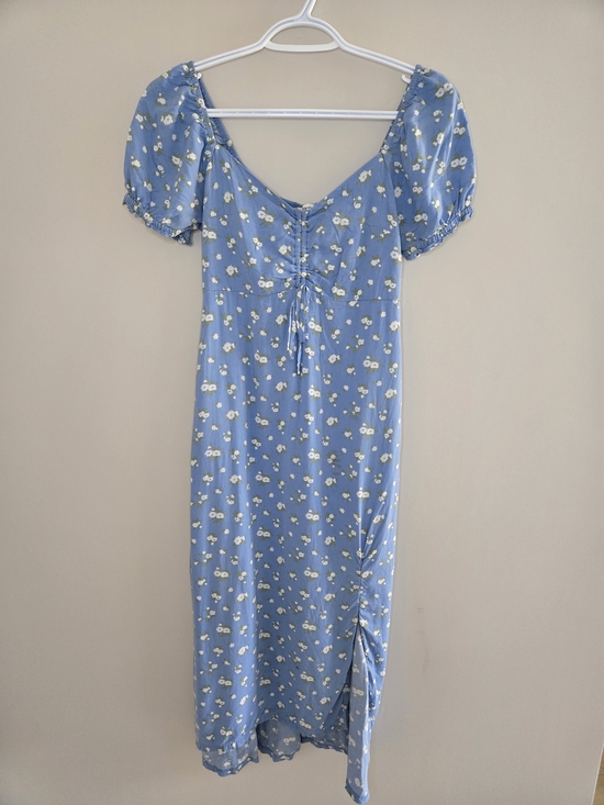 Hollister Dresses & Skirts - 💙 Hollister Sky Blue Floral Midi Dress with Puff Sleeves